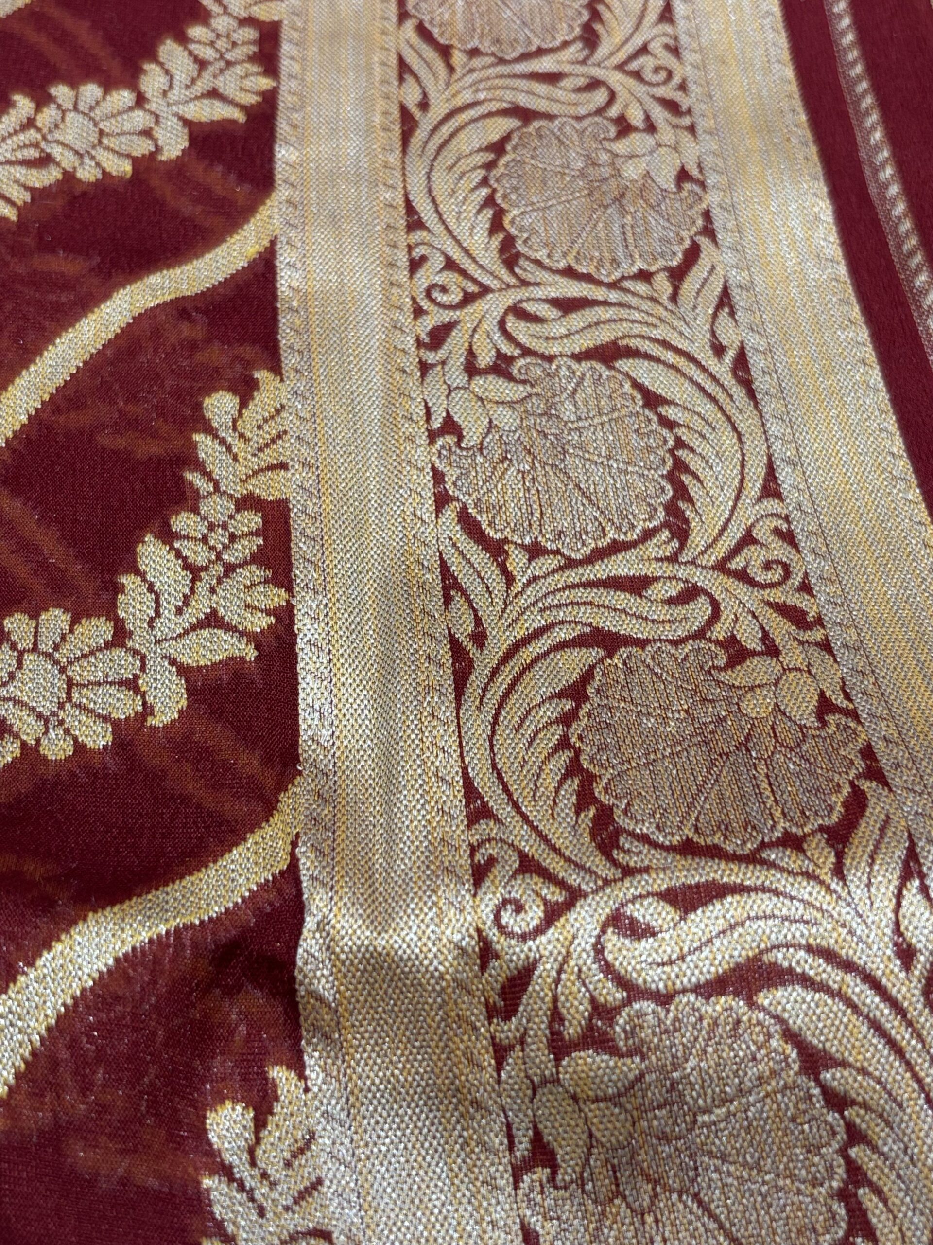 Pure Silk Chiffon Saree- Red - Image 2