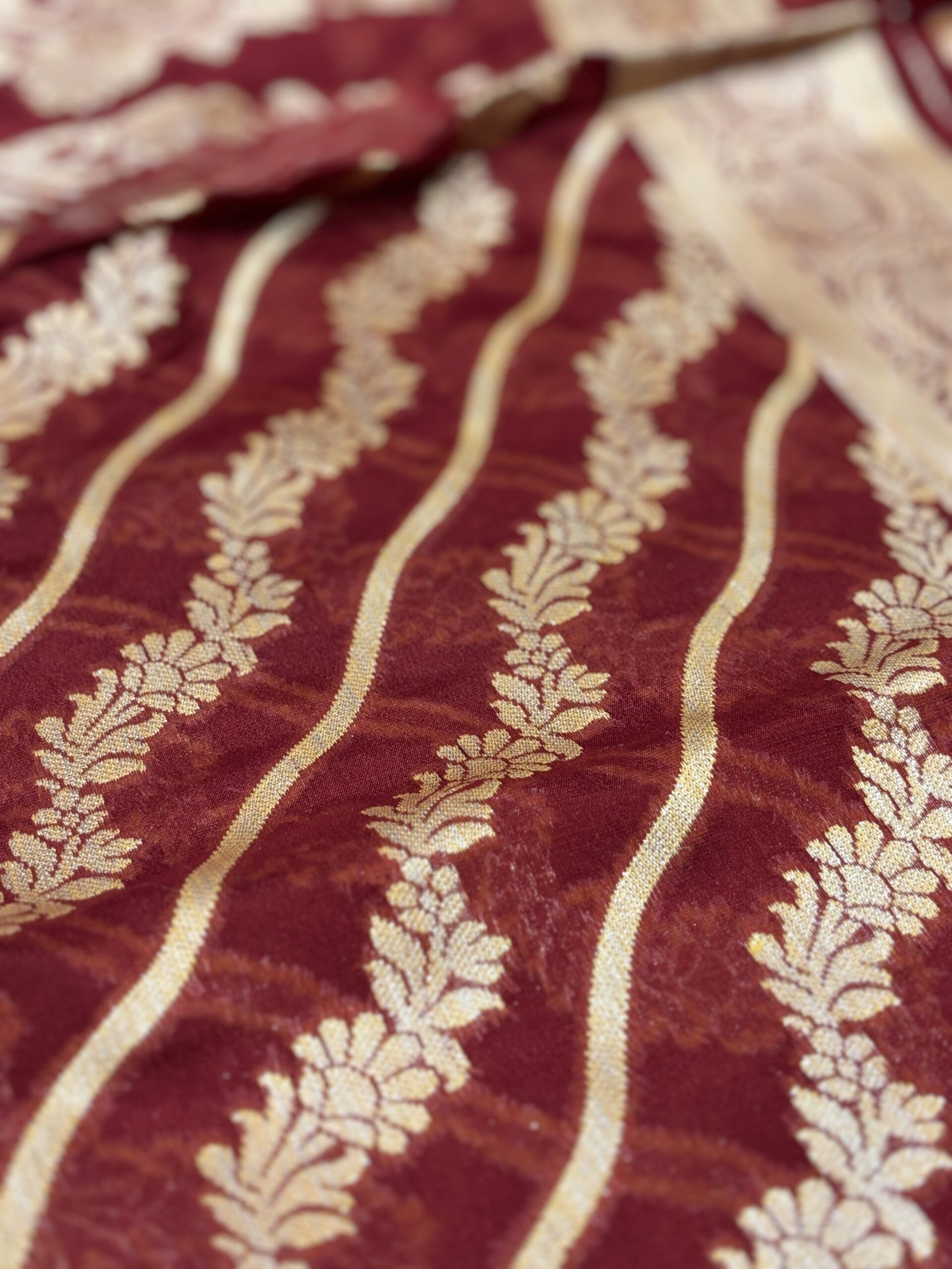 Pure Silk Chiffon Saree- Red - Image 6